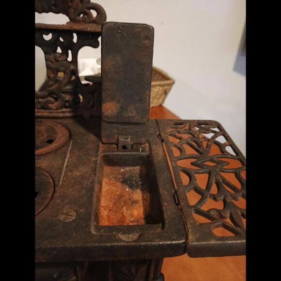 Vintage Crescent Cast Iron Miniature Stove w/ Accessories - Picture 9 of 13